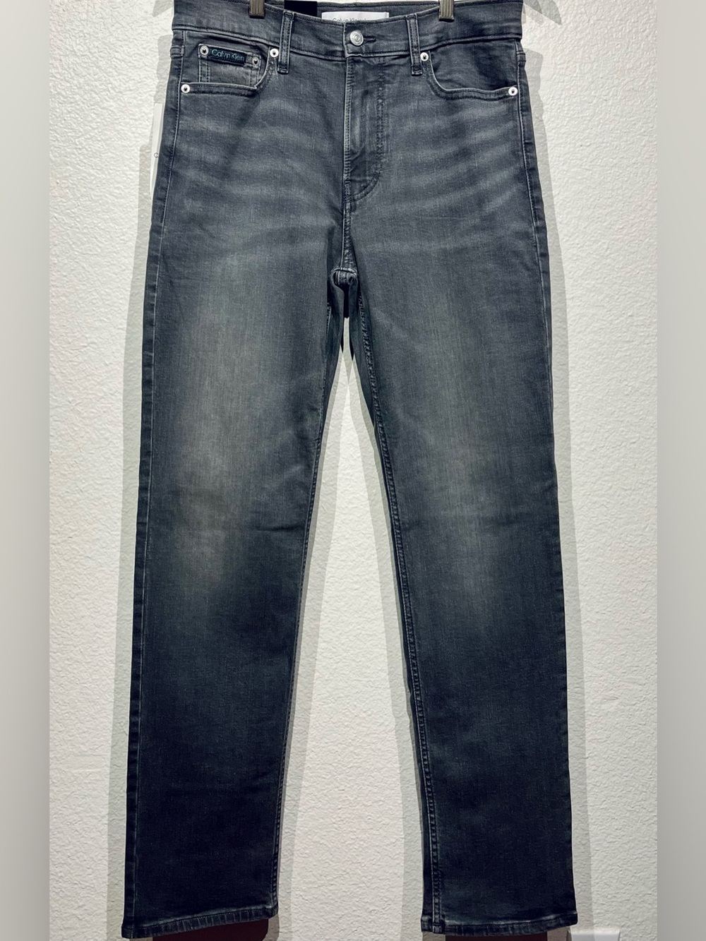Calvin Klein Jeans Faded Gray Wash Straight Leg Jeans - Size 30x32 (Men’s)